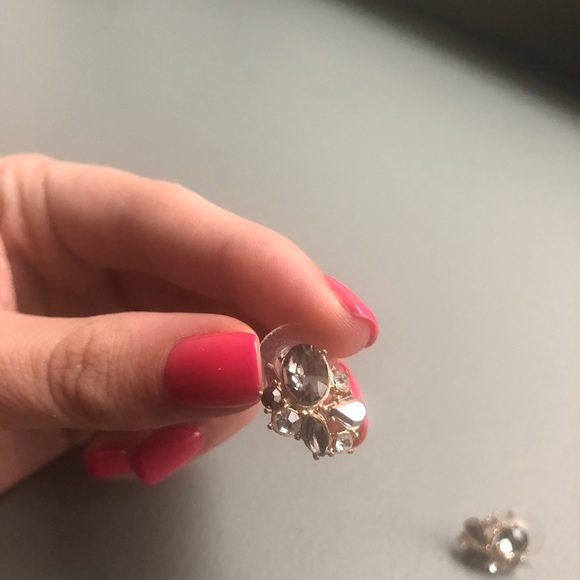 Post earrings - Picture 3 of 3